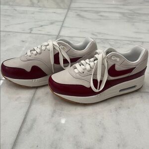Nike Women's Burgundy and Cream Sneakers